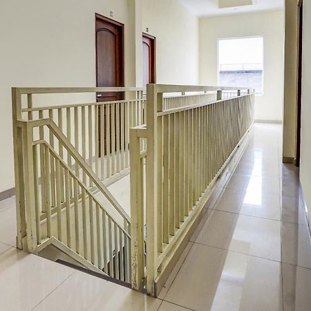 Oyo 91084 Oke Guest House Маланг Екстериор снимка