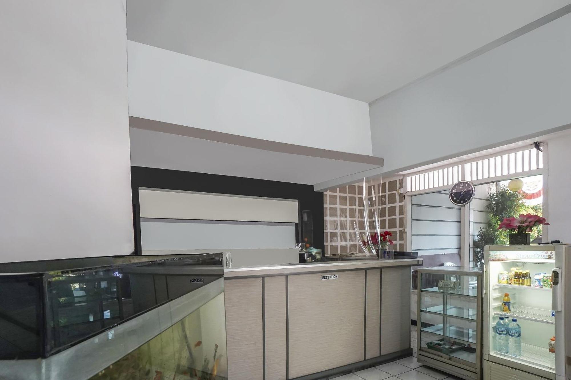 Oyo 91084 Oke Guest House Маланг Екстериор снимка