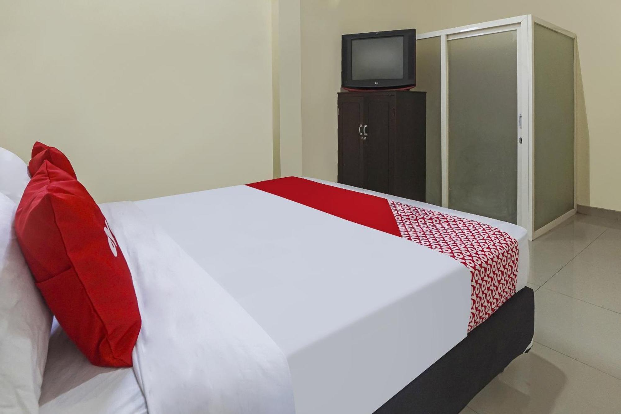 Oyo 91084 Oke Guest House Маланг Екстериор снимка