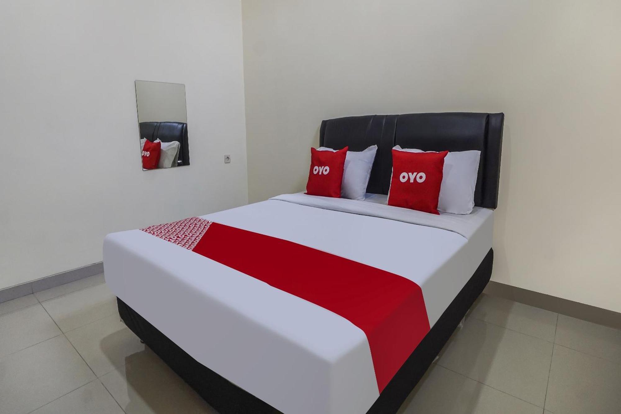 Oyo 91084 Oke Guest House Маланг Екстериор снимка